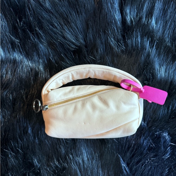 OFF-WHITE Calfskin Puffy Pump Pouch Crossbody bag 19 Sand - Picture 3 of 5